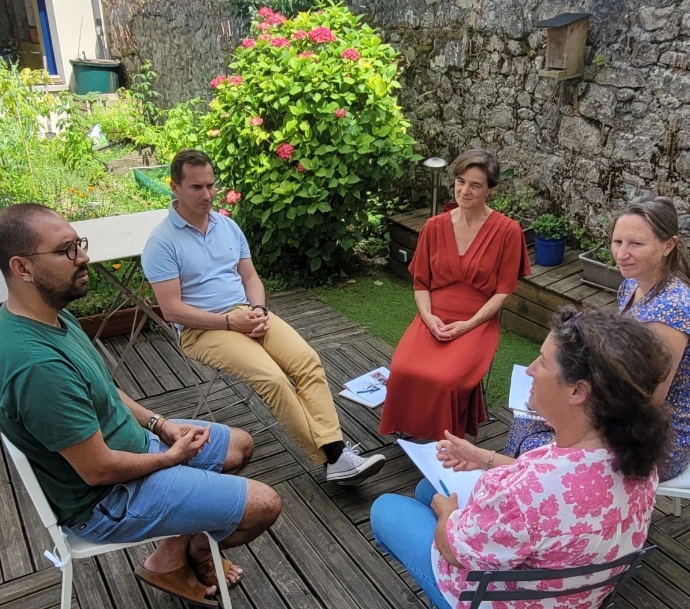 équipe qui s'écoute